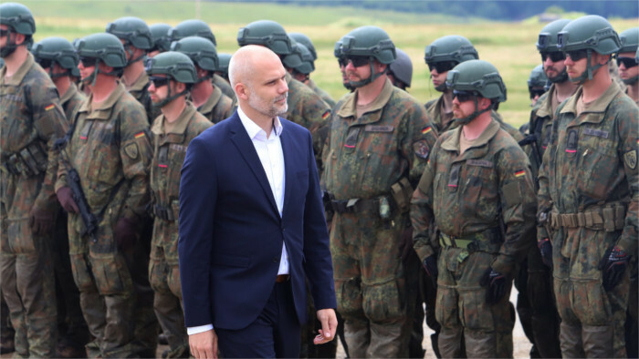 Minister obrany na Lešti