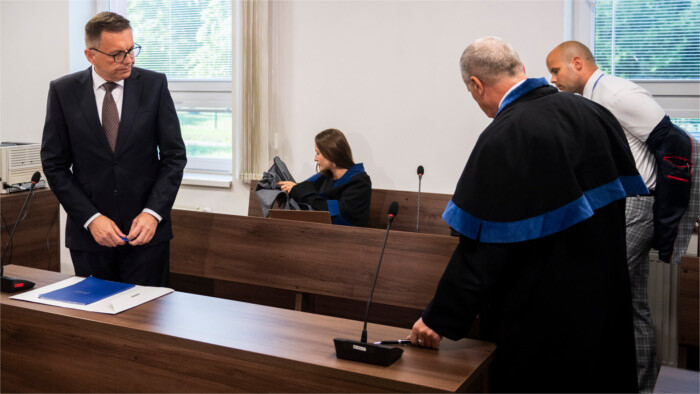 Le gouverneur de la Banque nationale devant le Tribunal