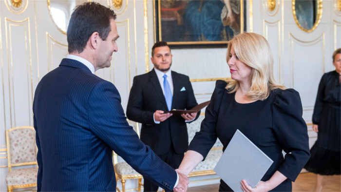 Le Premier ministre reprend l’Intérieur