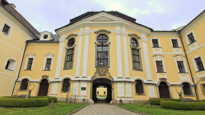 Rozhovor s grófom Constantinom Kinskym o obnove zámku Žďár nad Sázavou