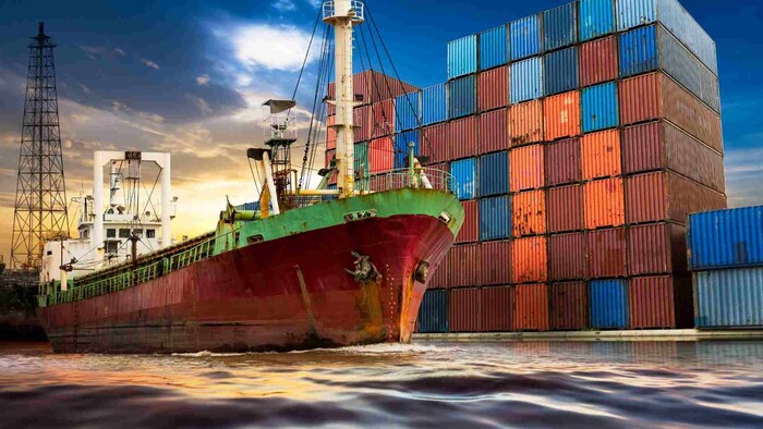 Lode s obilím v UA prístave