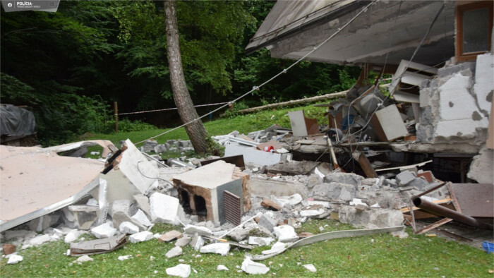 Explosión en casa de campo ubicada en Lehota pod Vtáčnikom