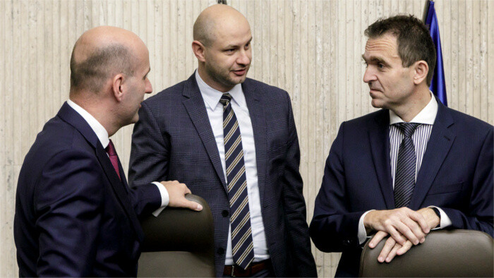 El Gobierno de expertos está elaborando un plan para el saneamiento de las finanzas públicas