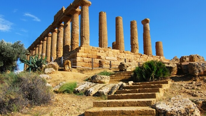 Ruins in agrigento, Sicily.jpg