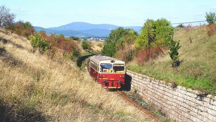 História - Trať Lužianky – Kozárovce má 85 rokov, no speje k zániku 
