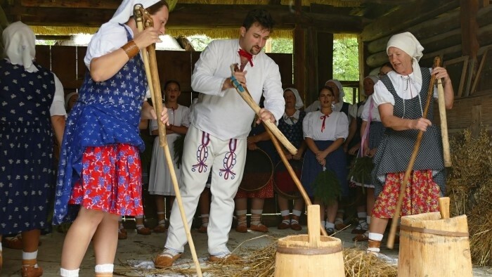 Erntefest im Freilichtmuseum des slowakischen Dorfes in Martin