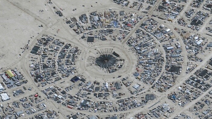Prívalový dážď na festivale Burning Man