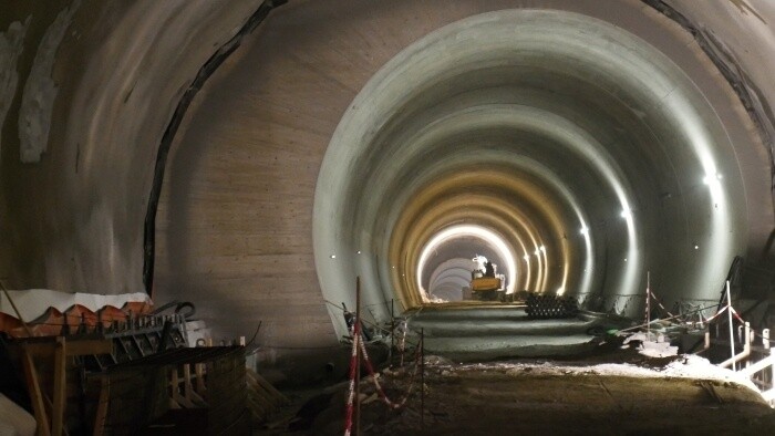 Fahrbahnbetonierung im Tunnel Višňové abgeschlossen