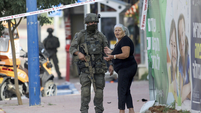 Boje v okolí pásma Gazy neutíchajú