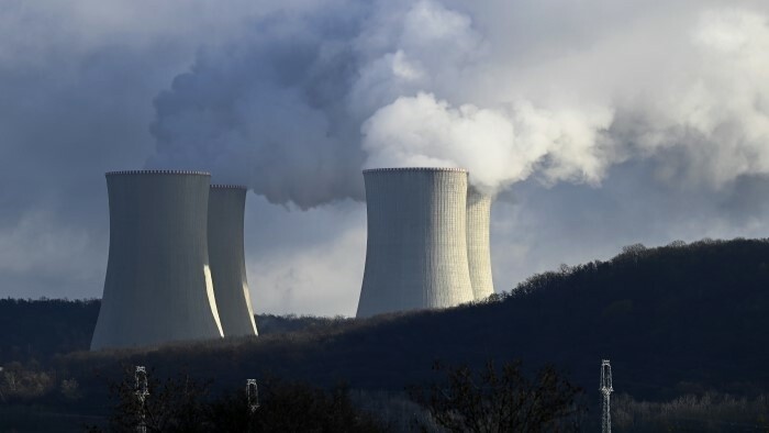 Štvrtý blok už dodáva elektrinu