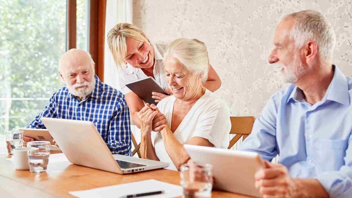 Seniori a digitálne zručnosti