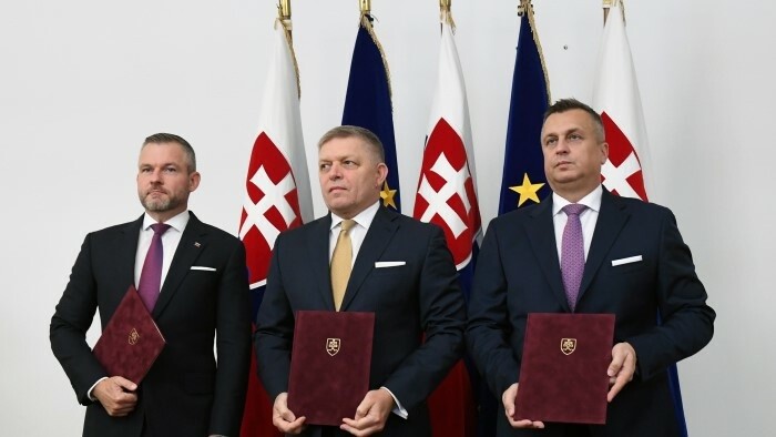 SMER-SD, Hlas-SD und SNS unterzeichnen Koalitionsvertrag