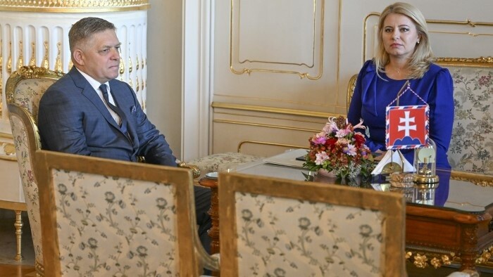 La jefa de Estado se pronuncia sobre la firma del acuerdo de coalición