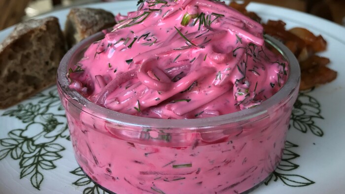 Cviklové tzatziki 