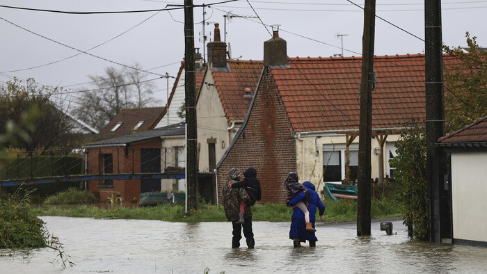 Povodne vo FR: 250 obcí v stave prírodnej katastrofy