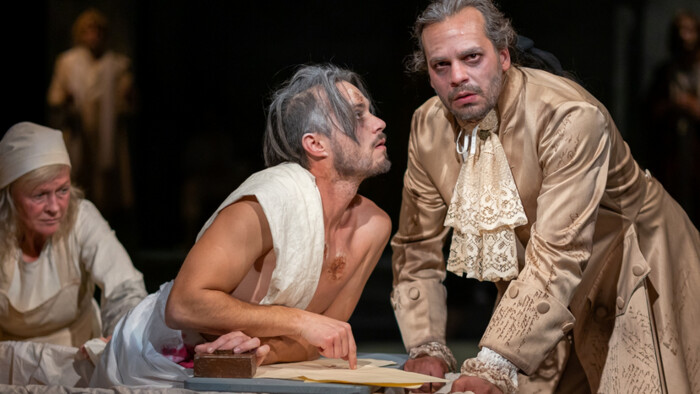 Marat/Sade sa vracia v obnovenej premiére na javisko NDK