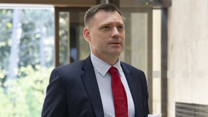 El ministro de Medio Ambiente quiere sanear antiguas cargas medioambientales