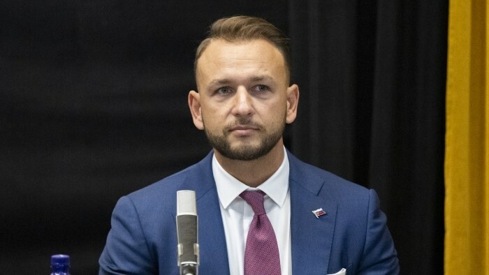 Глава МВД утверждает, что не нарушал закон