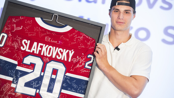 HOKEJ: Bude Slafkovský na MS 20 ročných hokejistov?