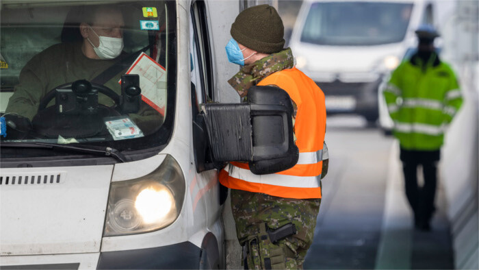 Border checks extended to Christmas