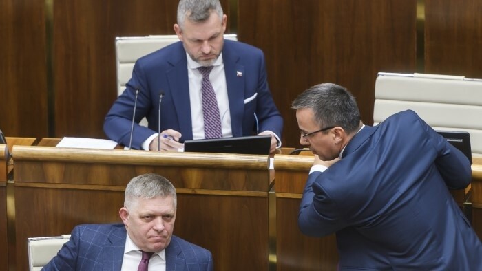 Dôchodok aj príspevok 