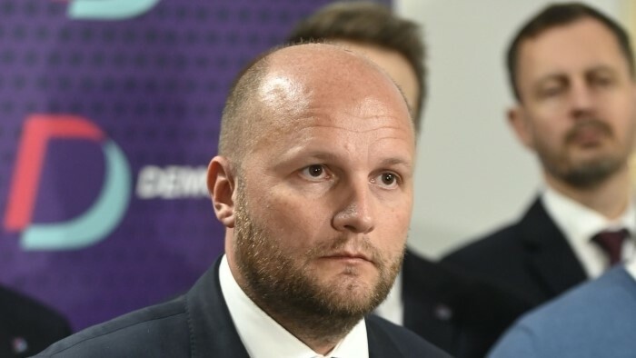 Jaroslav Naď liderará el partido Demócratas
