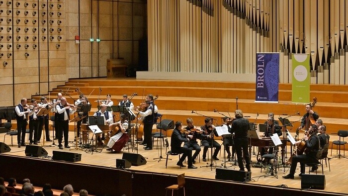Gemeinsam auf Folklore eingestimmt: OĽUN & BROLN im Konzert