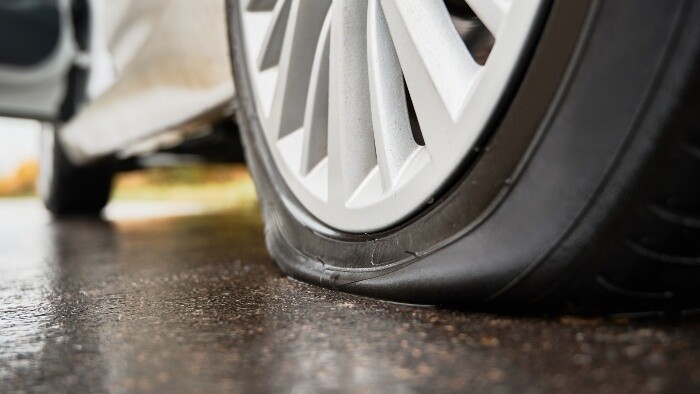 Šokujúce odhalenie! Neuveríte, kto ničil motoristom pneumatiky