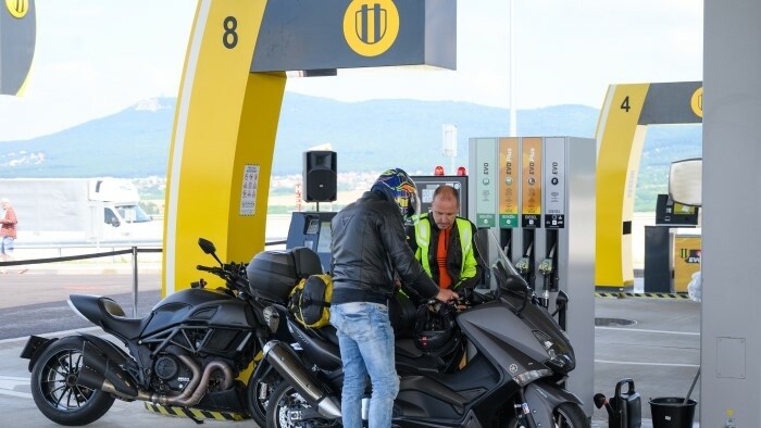 Slovnaft tentera de fournir du carburant à la République tchèque même après la fin de l'exemption des sanctions