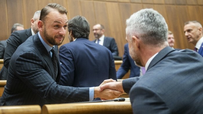 Innenminister Šutaj Eštok bleibt im Amt