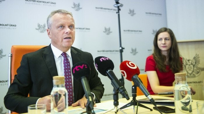 Preverí vojenský majetok darovaný na Ukrajinu aj vakcíny proti COVID-19 