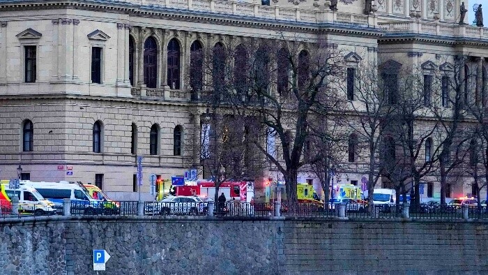 Vodič autobusu MHD v Prahe zachránil 20 cestujúcich