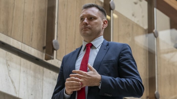 Le ministre de l’Environnement s’attaque aux ours 