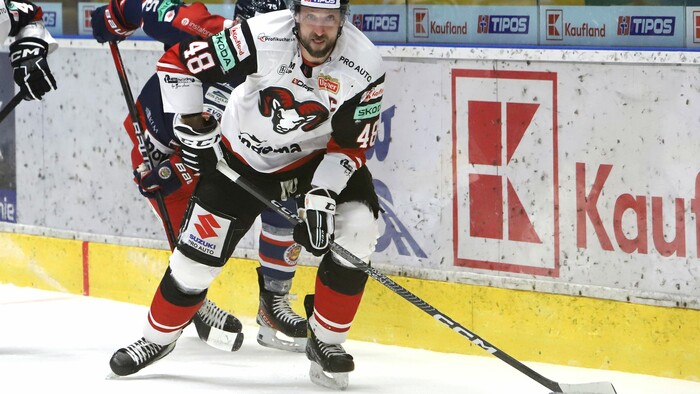 HOKEJ: V pohronskom derby Zvolen úspešnejší