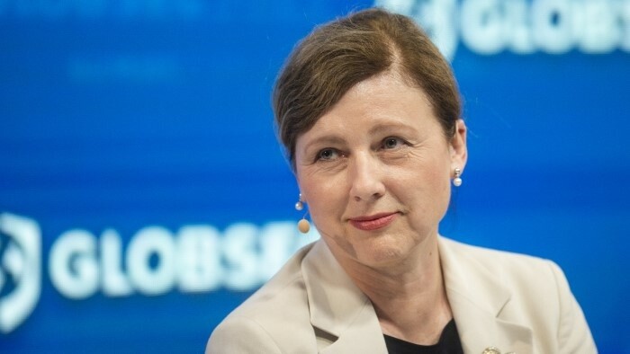 La commissaire européenne Věra Jourová avertit 