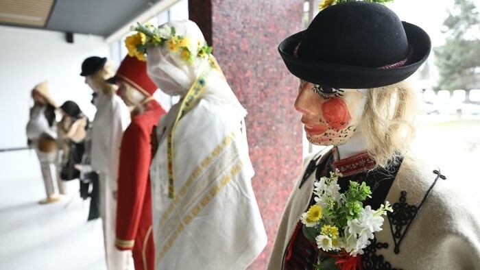 Les Carnavals traditionnels au musée en plein air à Vychylovka