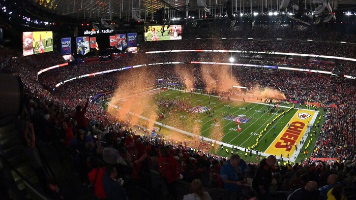 Super_Bowl_Football070993019341_TASR.jpg