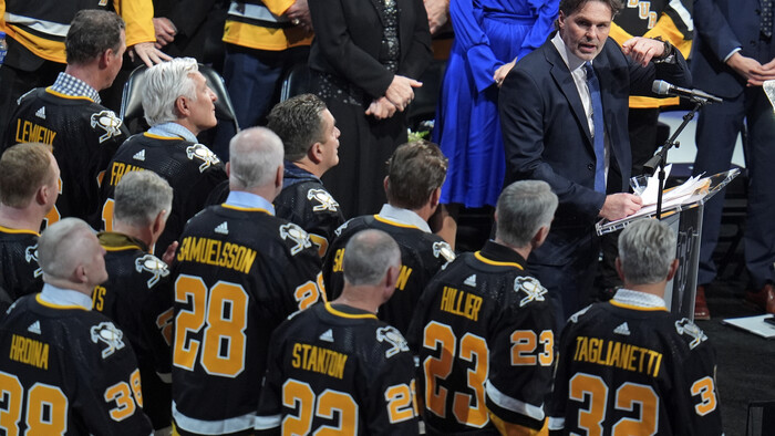Penguins_Jagr_Jersey_Hockey092283021159_TASR.jpg