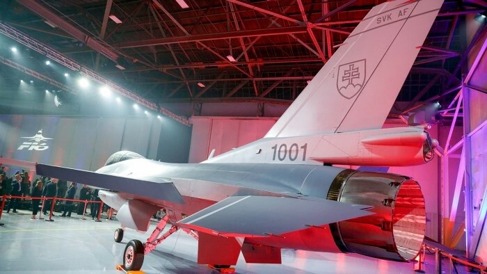 Erste F-16-Kampfflugzuge offiziell übernommen 