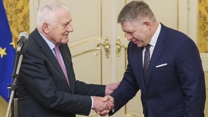Состоится встреча премьера СР с экс-президентом Чехии