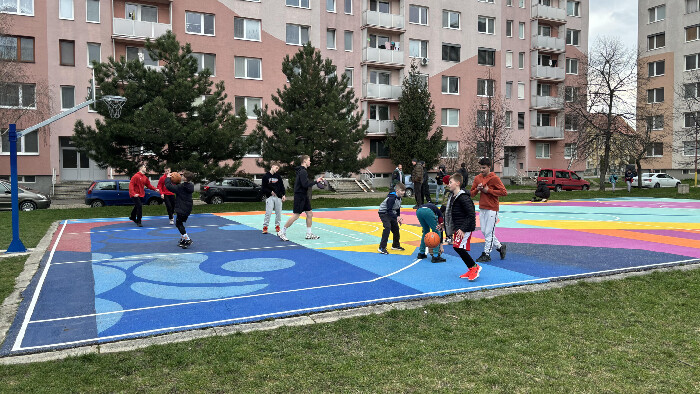 Mesto Sereď získalo nové basketbalové ihrisko
