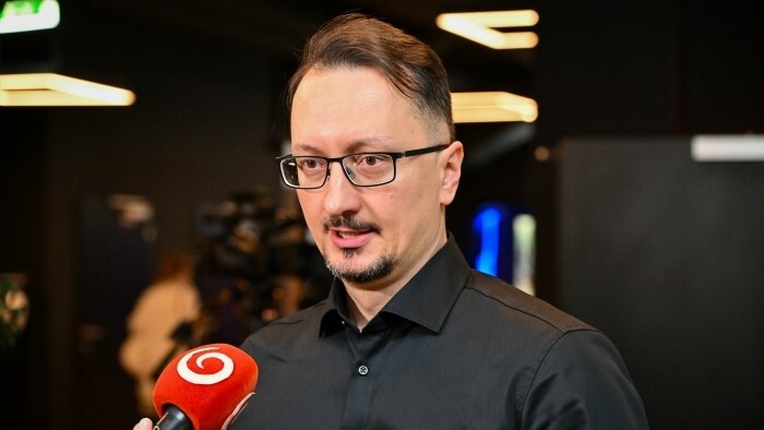 Schriftsteller Karika begeistert von der Verfilmung seines Buchs