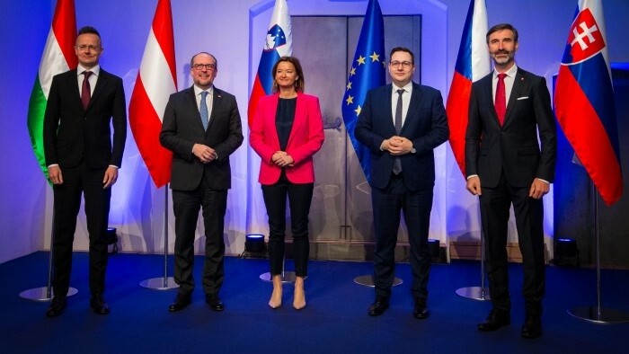 Ministri C5 sa v Ľubľane zhodli v otázke nelegálnej migrácie