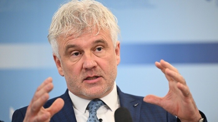 Mobilné telefóny na školách