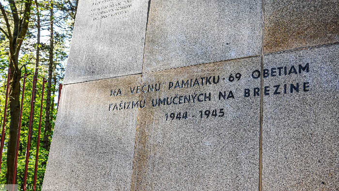 Pamätník umučených na trenčianskej Brezine obnovujú