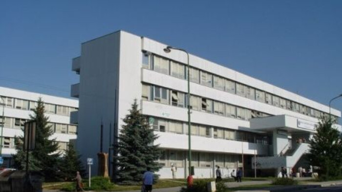 Bánovská radnica stále rieši trojicu zdevastovaných nájomných bytoviek