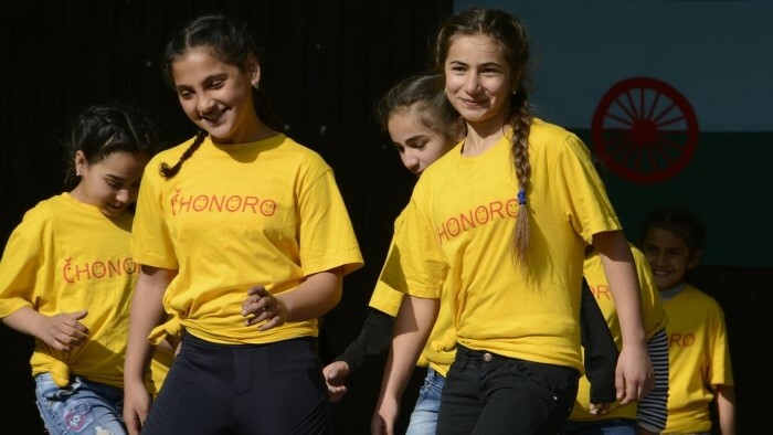 Romanís eslovacos actúan en Bélgica con ocasión del Día Internacional del Pueblo Gitano