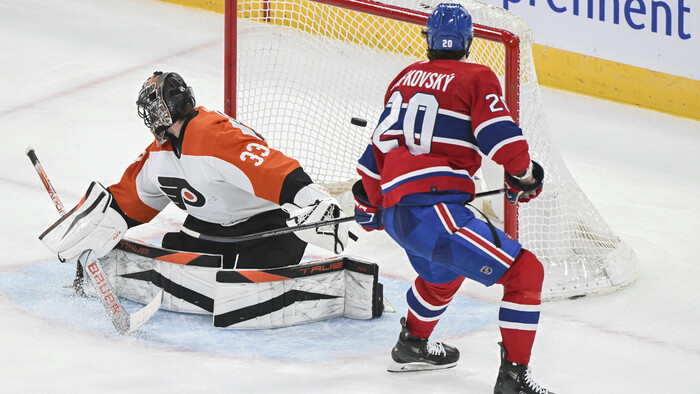 HOKEJ: Slafkovského prvý hetrik v NHL