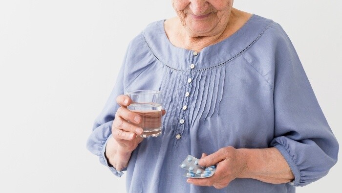 Seniori a zásady pitného režimu