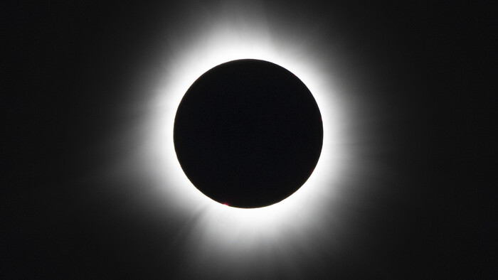 Total_Solar_Eclipse_Canada232913033353.jpg